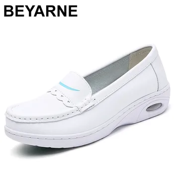 Новая обувь для медсестер на воздушной подушке, женская обувь с мягкой подошвой, удобная противоскользящая обувь на среднем каблуке, выдолбленная медицинская рабочая маленькая белая обувь