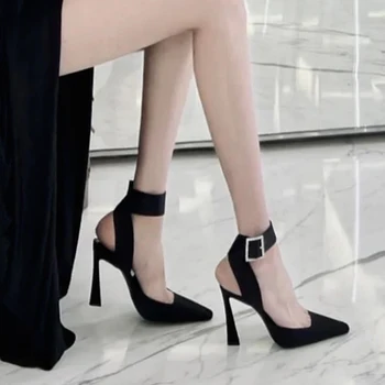 2023 Новые женские туфли на высоком каблуке в европейском и американском стиле с пикантными атласными туфлями с квадратным носком, банкетные туфли со стразами